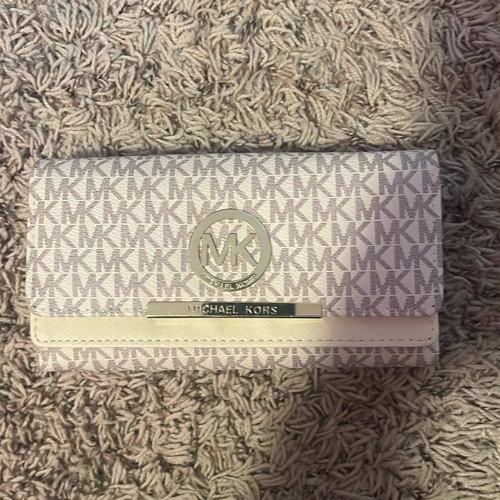Michael kors wallet